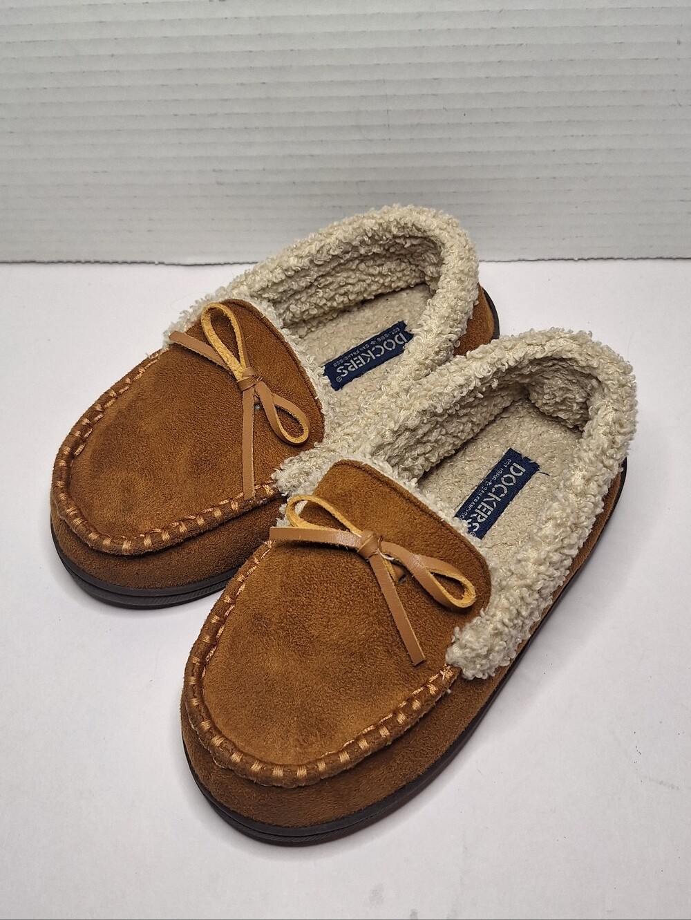 Dockers Slippers Tan Suede Faux Fur Moccasin Slip On Sz 11 - 12 Boys Youth